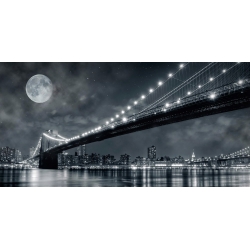 Quadro, stampa su tela. Janis Lacis, Brooklyn Bridge sotto la luna, New York