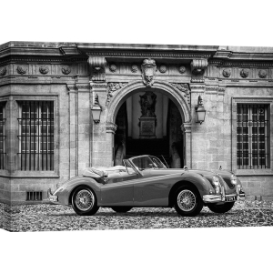 Leinwandbilder. Luxury Car in front of Classic Palace (BW)