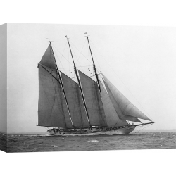 Quadro, stampa su tela. Edwin Levick, The Schooner Karina at Sail, 1919